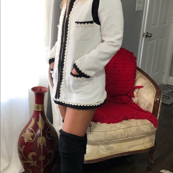 Blazer - Picture 5 of 5